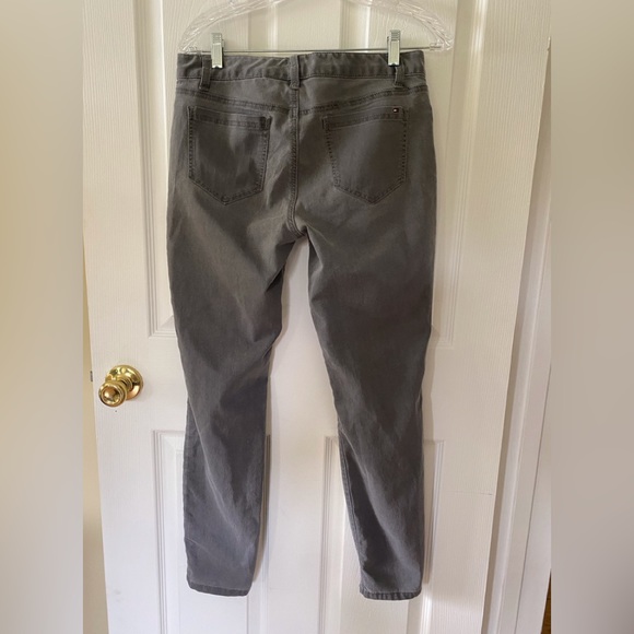 Tommy Hilfiger Jeans - Picture 7 of 10